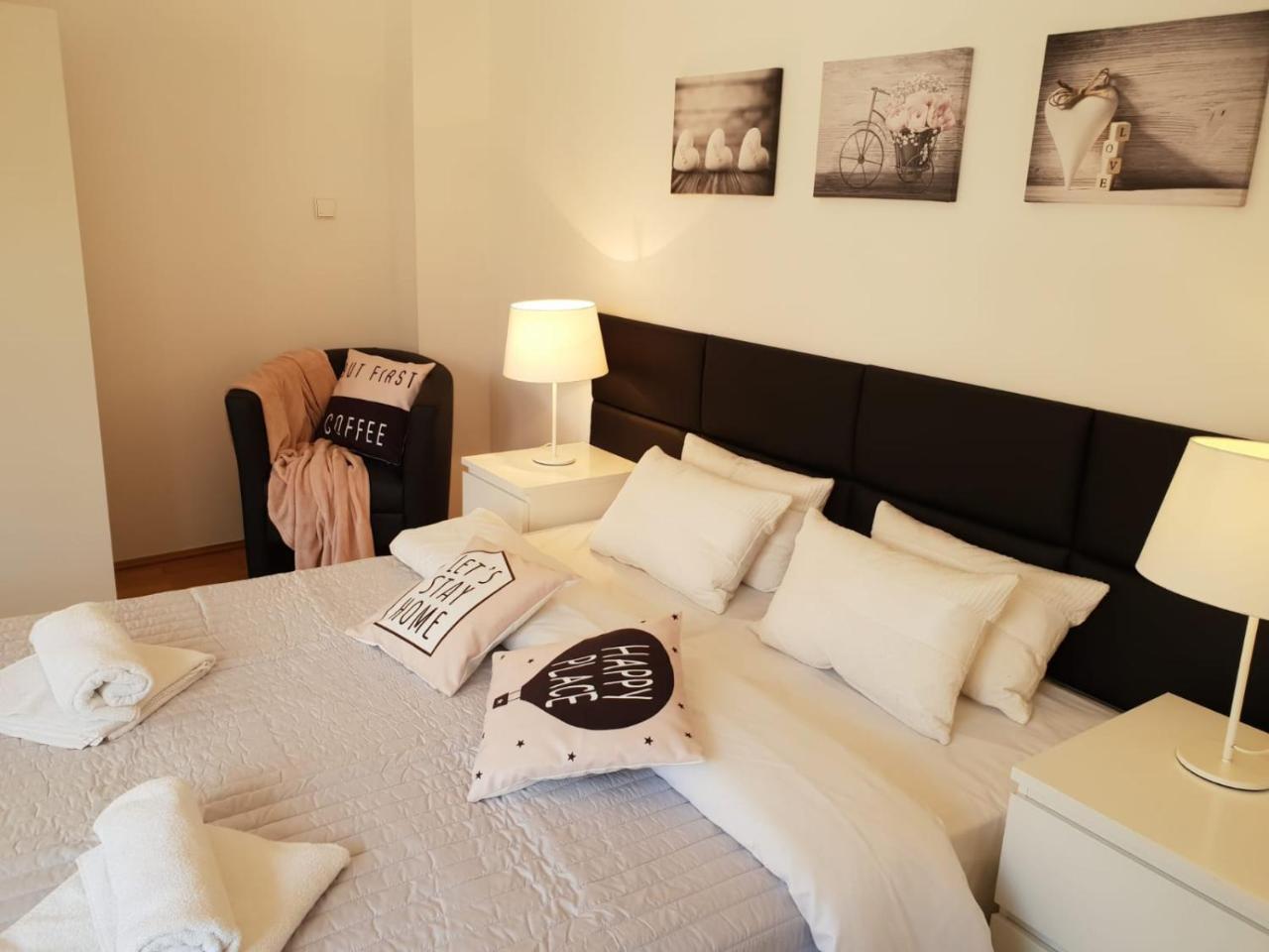Aparthotel Old City Cracovia Exterior foto