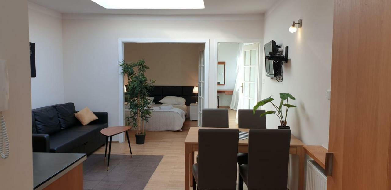 Aparthotel Old City Cracovia Exterior foto