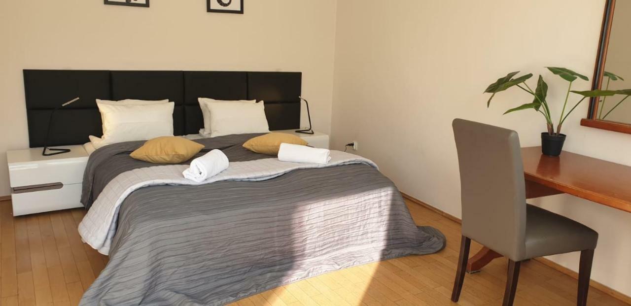Aparthotel Old City Cracovia Exterior foto
